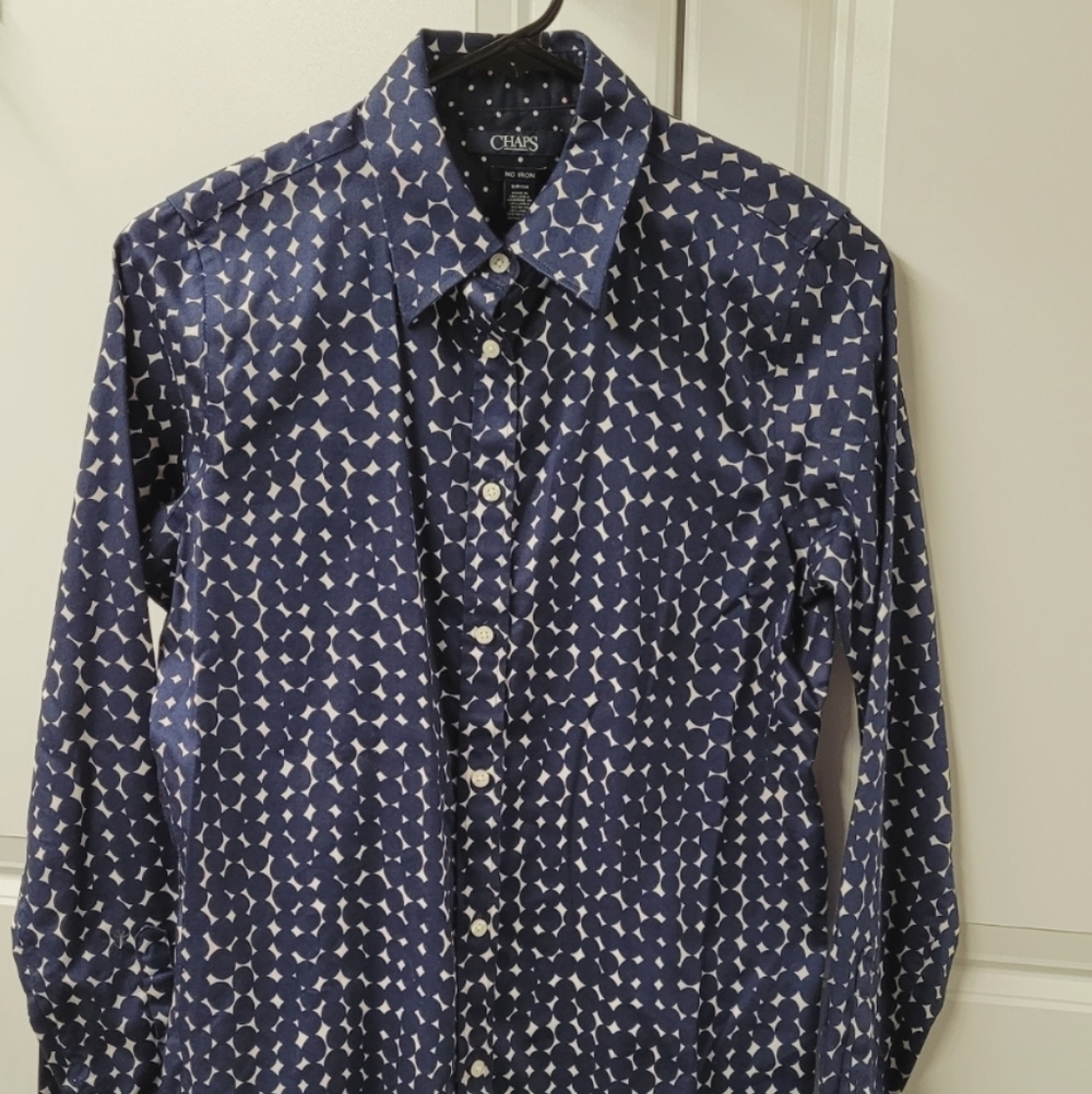 Chaps Women's Button Up Shirt Size: Small